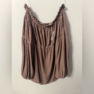 Maurices off the should top. New with tags 🏷️!